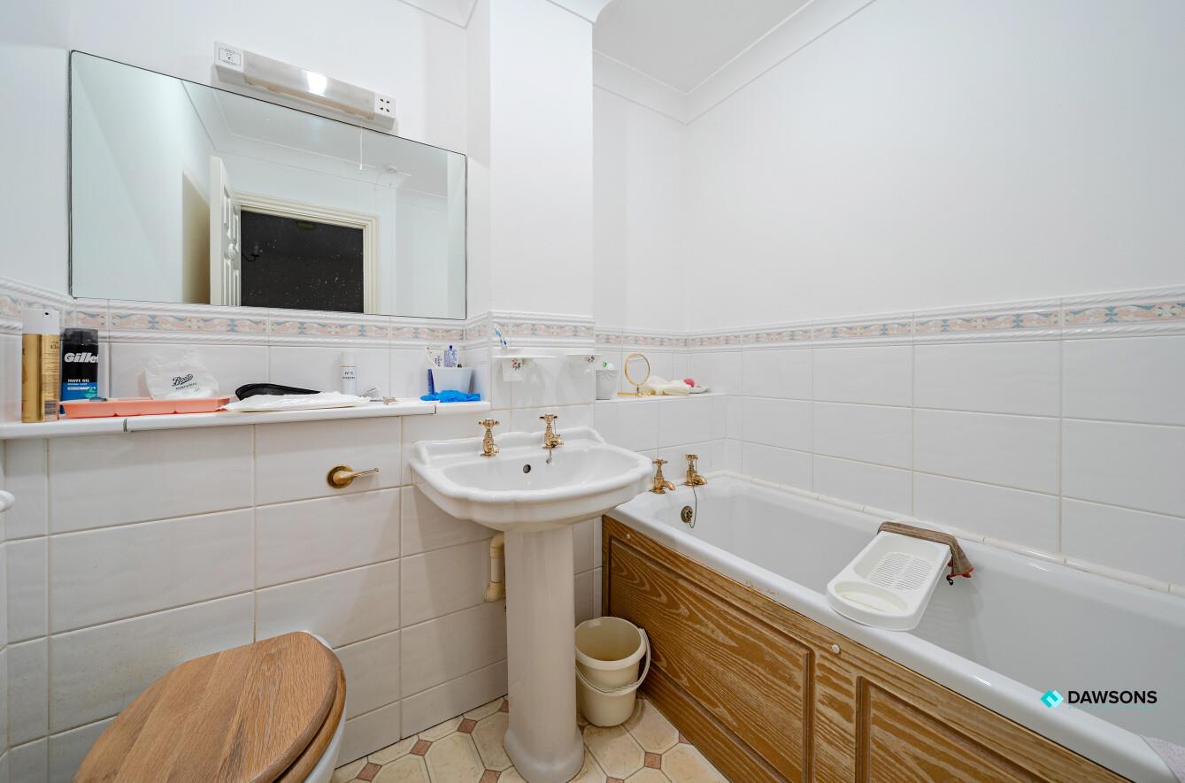 Heneage Drive, West Cross, Swansea, SA3 5BR